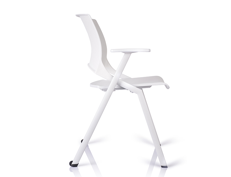 White folding chairs 